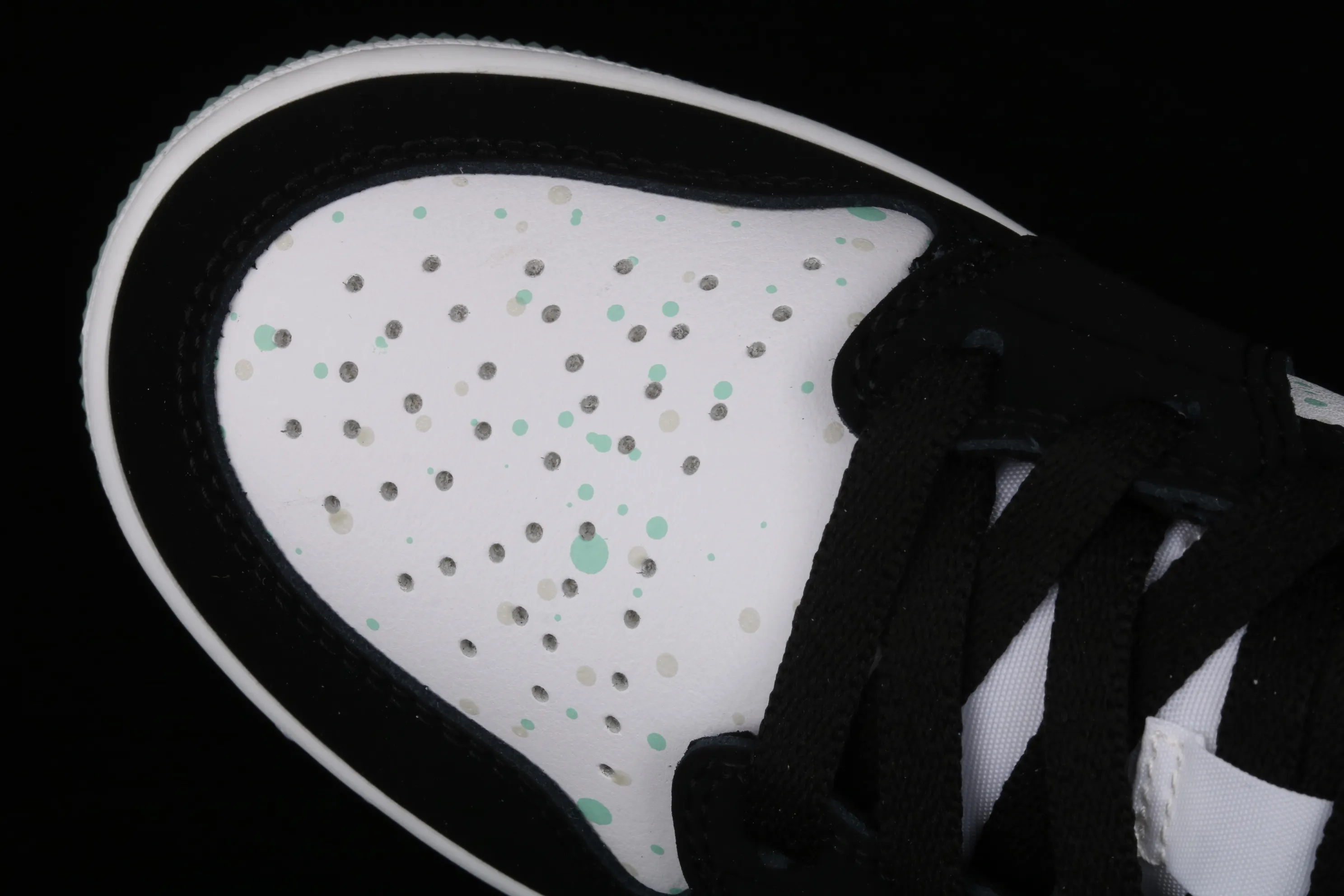 All categories Air Jordan Jordan series basketball shoes Air Jordan 1 Mid Air Jordan 1 Mid AJ1 Joe 1 black and white color luminous starry mid-top BQ6931-103